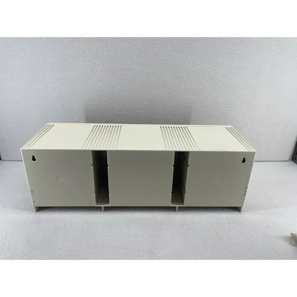 VTG Case Logic 30 Disc Wall Mount CD Storage Rack Beige Plastic Organizer